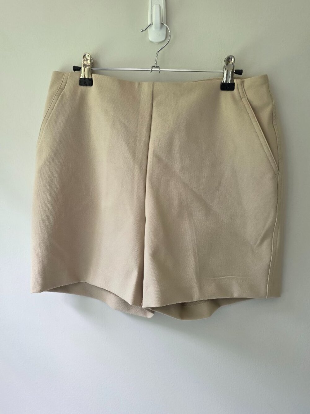 Rachel Zoe Khaki Pull On Shorts | Size 6 | High Rise Stretch Pockets Flat Front